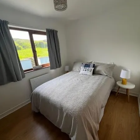 House In The Heart Of The Village * Gleann Cholm Cille